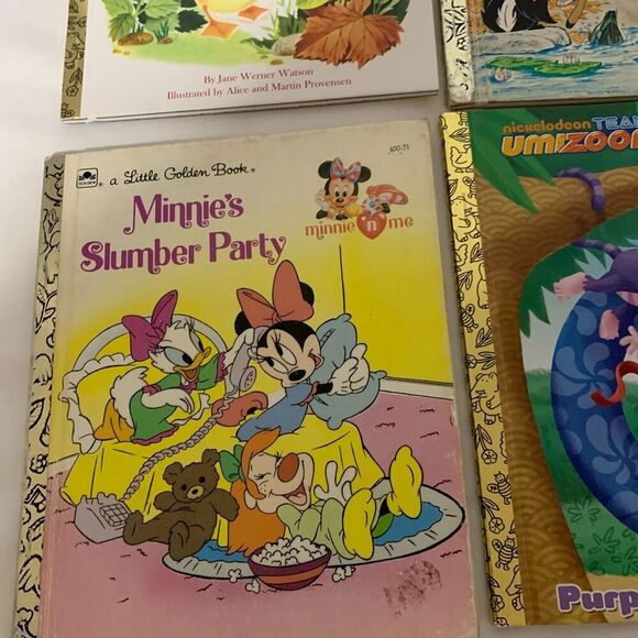 lot of 5 Vtg little golden Books:the fuzzy ducklyn, a day at the seashore, Bambi - Picture 3 of 12